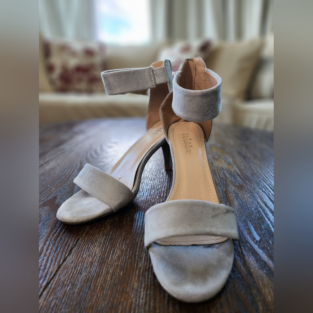 Bella Marie Elegant Women's Gray Suede Material Heels Size 8.5
